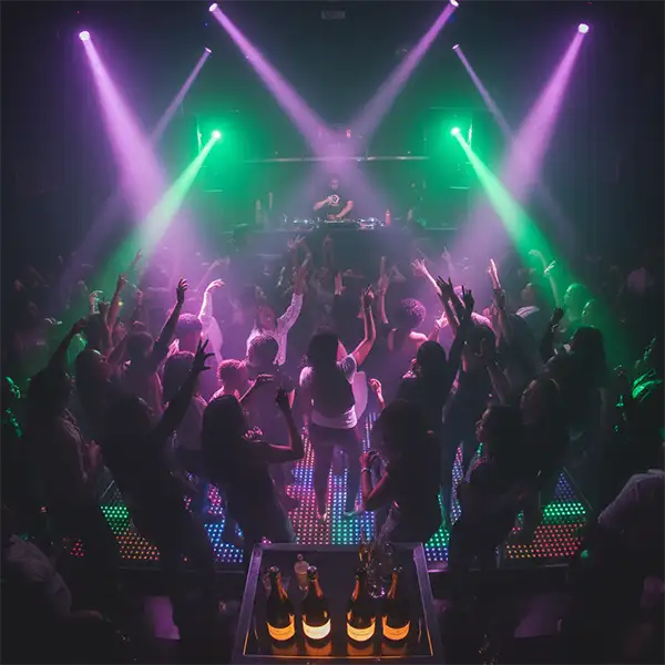 ¿Celebración de la abundancia o un grito de desesperación materialista? El enigma de «Mnike»